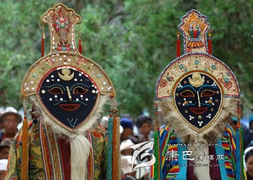 藏戲面具：多姿多彩！